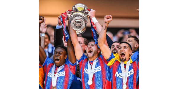 Crystal Palace poprvé v historii týmu vyhrál titul v nejvyšším turnaji