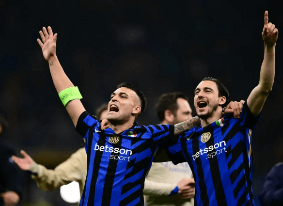 Inter Milán porazil Barcelonu v prodloužení a postoupil do finále
